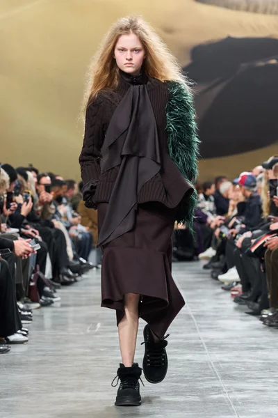Look 5